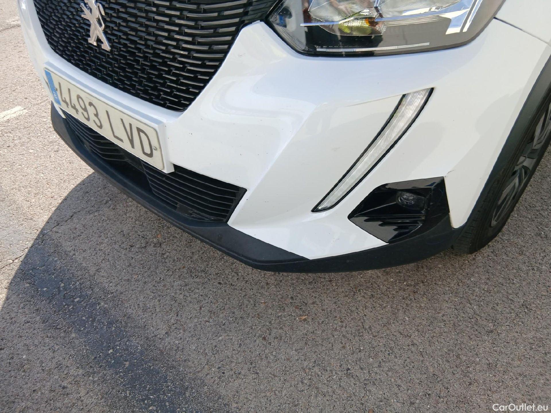  Peugeot  2008 PEUGEOT  / 2019 / 5P / todoterreno Active BlueHDI 81kW (110CV) #5