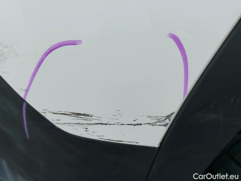  Peugeot  2008 PEUGEOT  / 2019 / 5P / todoterreno Allure Pack Puretech 130 S&S EAT8 (AC) #26