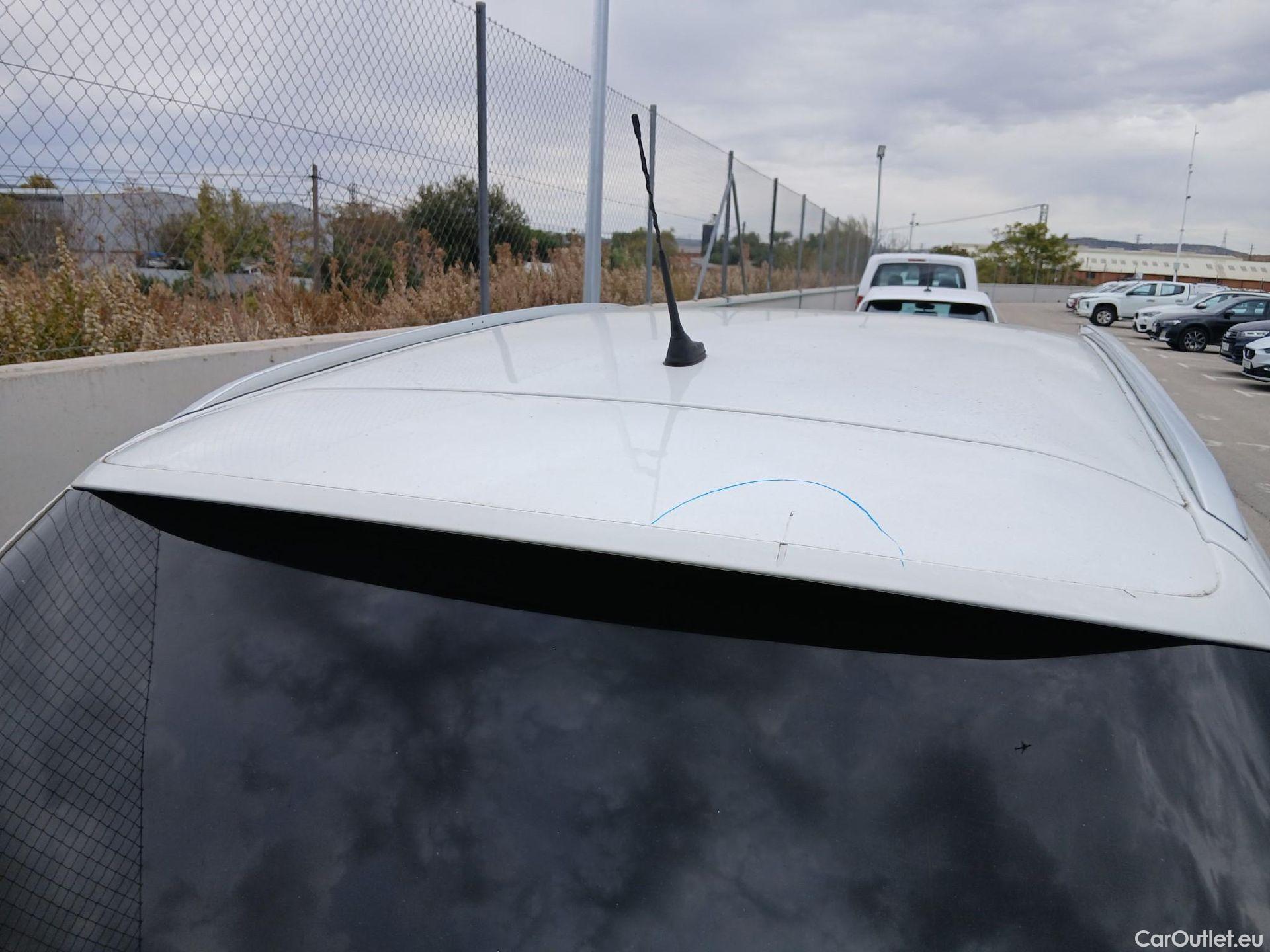  Peugeot  308 PEUGEOT  / 2017 / 5P / familiar SW Style BlueHDi 130 S&S #17