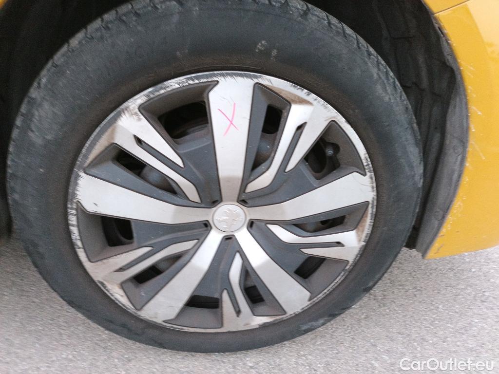  Peugeot  208 PEUGEOT  / 2019 / 5P / berlina con portón PureTech 73kW (100CV) Active #17