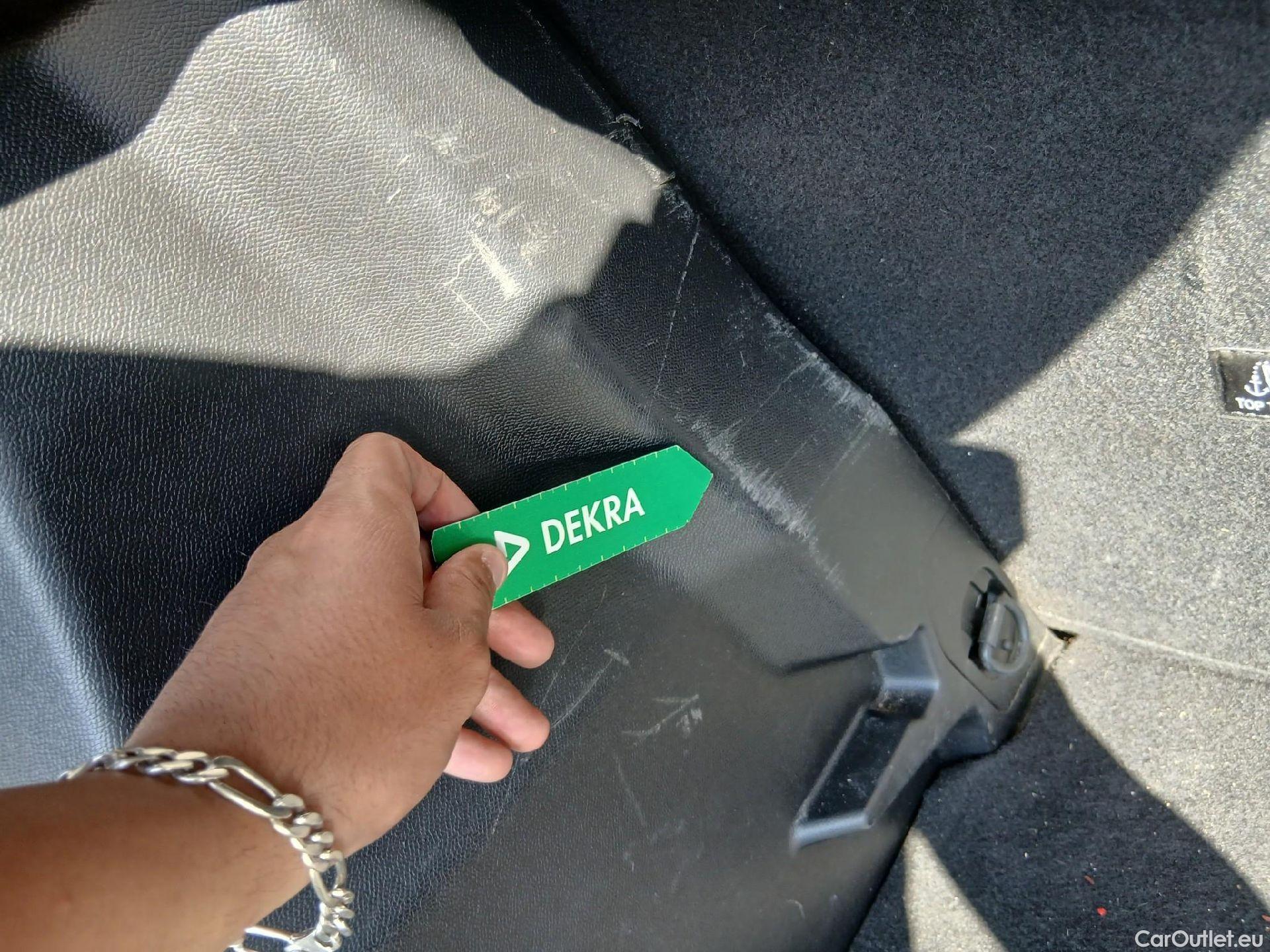  Peugeot  2008 PEUGEOT  / 2019 / 5P / todoterreno Active BlueHDI 81kW (110CV) #44