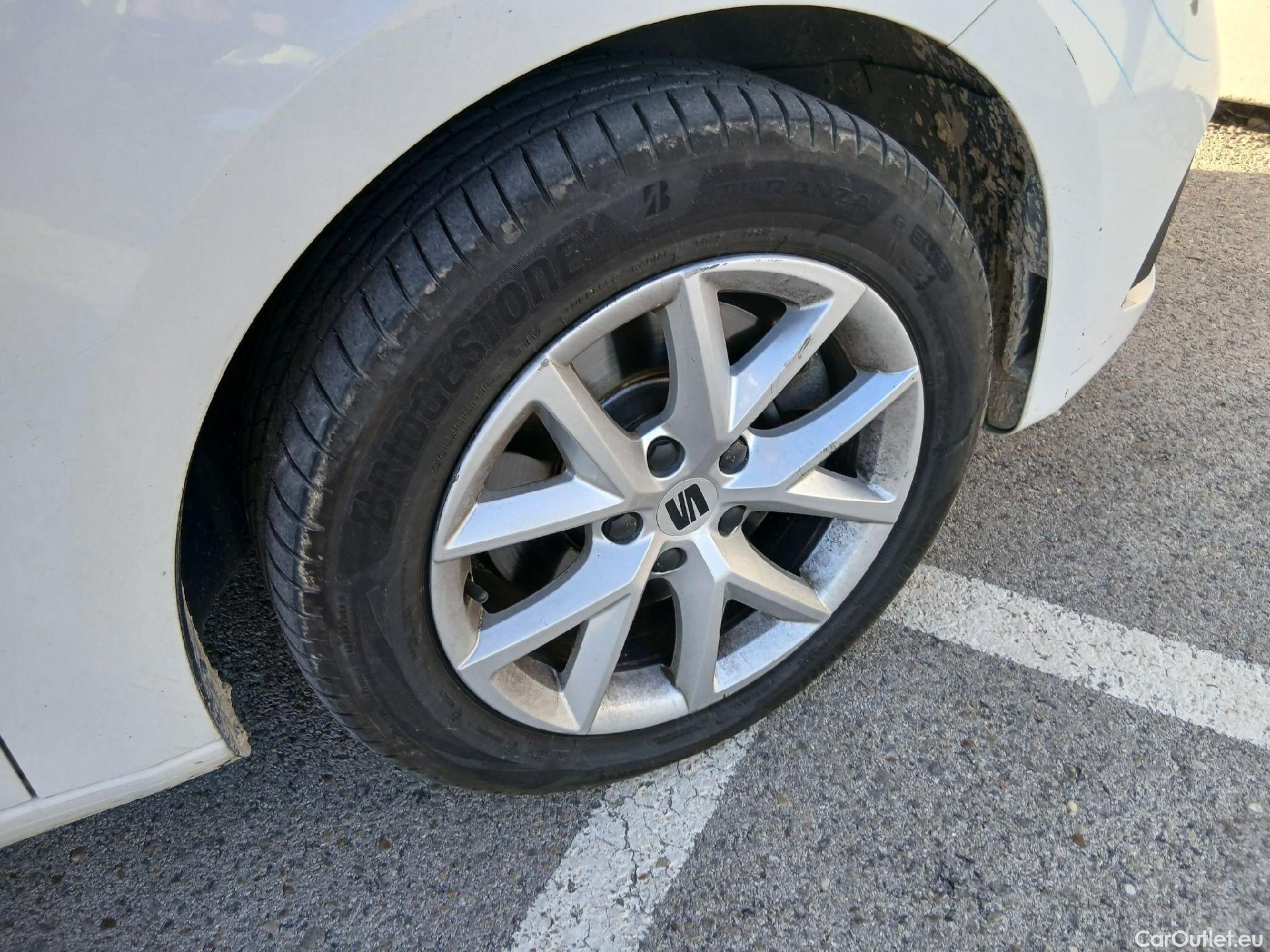  Seat  Leon SEAT Nuevo León / 2020 / 5P / familiar SP 2.0 TDI 85kW Style Go(SP) #19