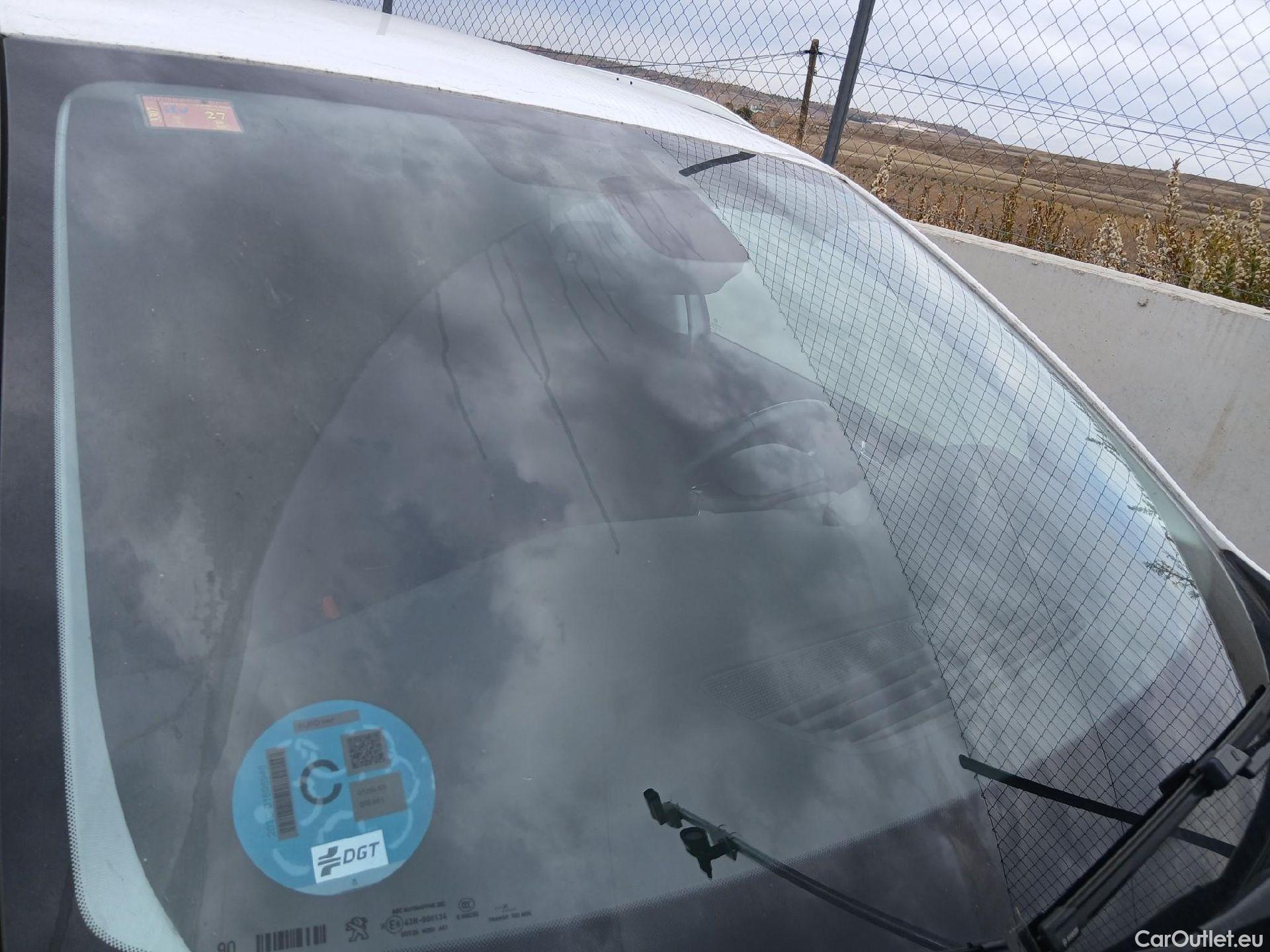  Peugeot  308 PEUGEOT  / 2017 / 5P / familiar SW Style BlueHDi 130 S&S #7