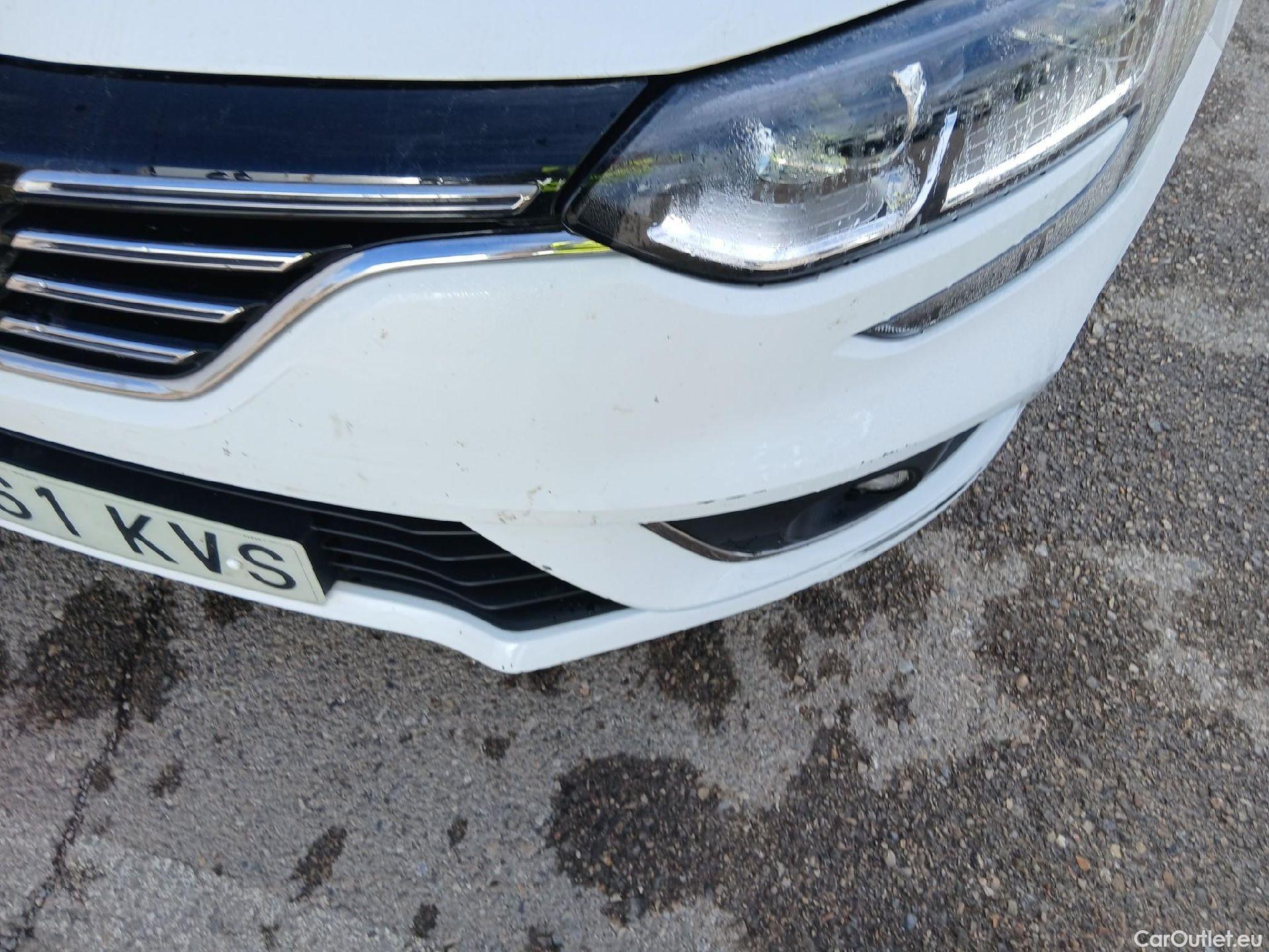  Renault  Megane RENAULT Mégane / 2015 / 5P / familiar S.T. Zen Tce GPF 103 kW (140CV) EDC -18 #1