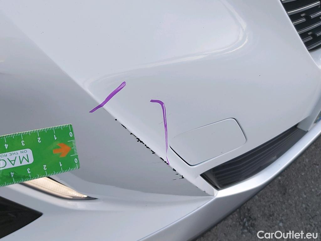  Peugeot  2008 PEUGEOT  / 2019 / 5P / todoterreno Allure Pack Puretech 130 S&S EAT8 (AC) #18