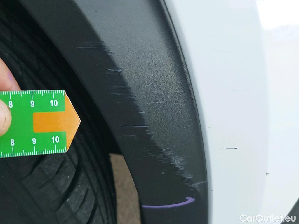  Peugeot  2008 PEUGEOT  / 2019 / 5P / todoterreno Allure Pack Puretech 130 S&S EAT8 (AC) #10