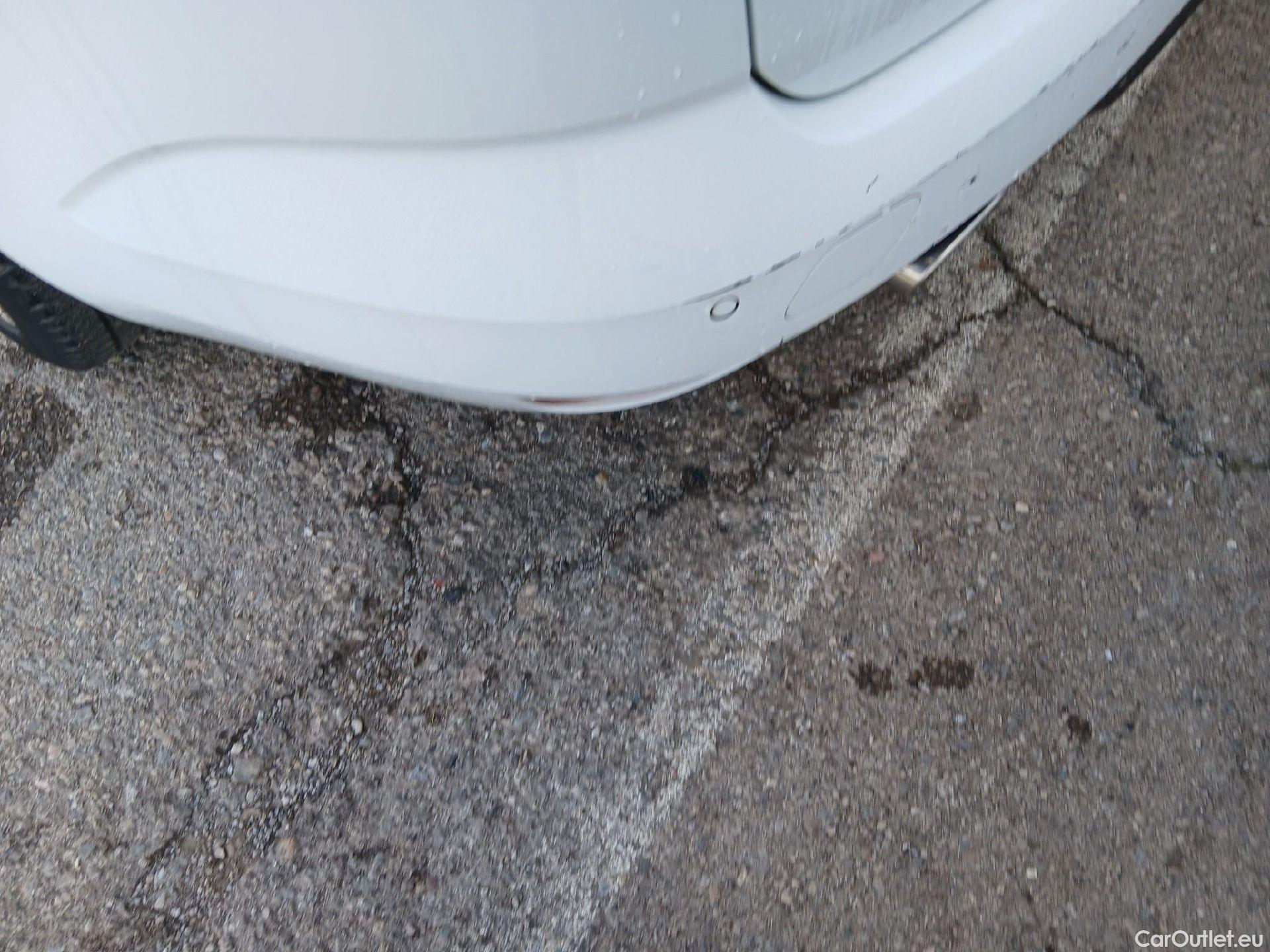  Renault  Megane RENAULT Mégane / 2015 / 5P / familiar S.T. Zen Tce GPF 103 kW (140CV) EDC -18 #10