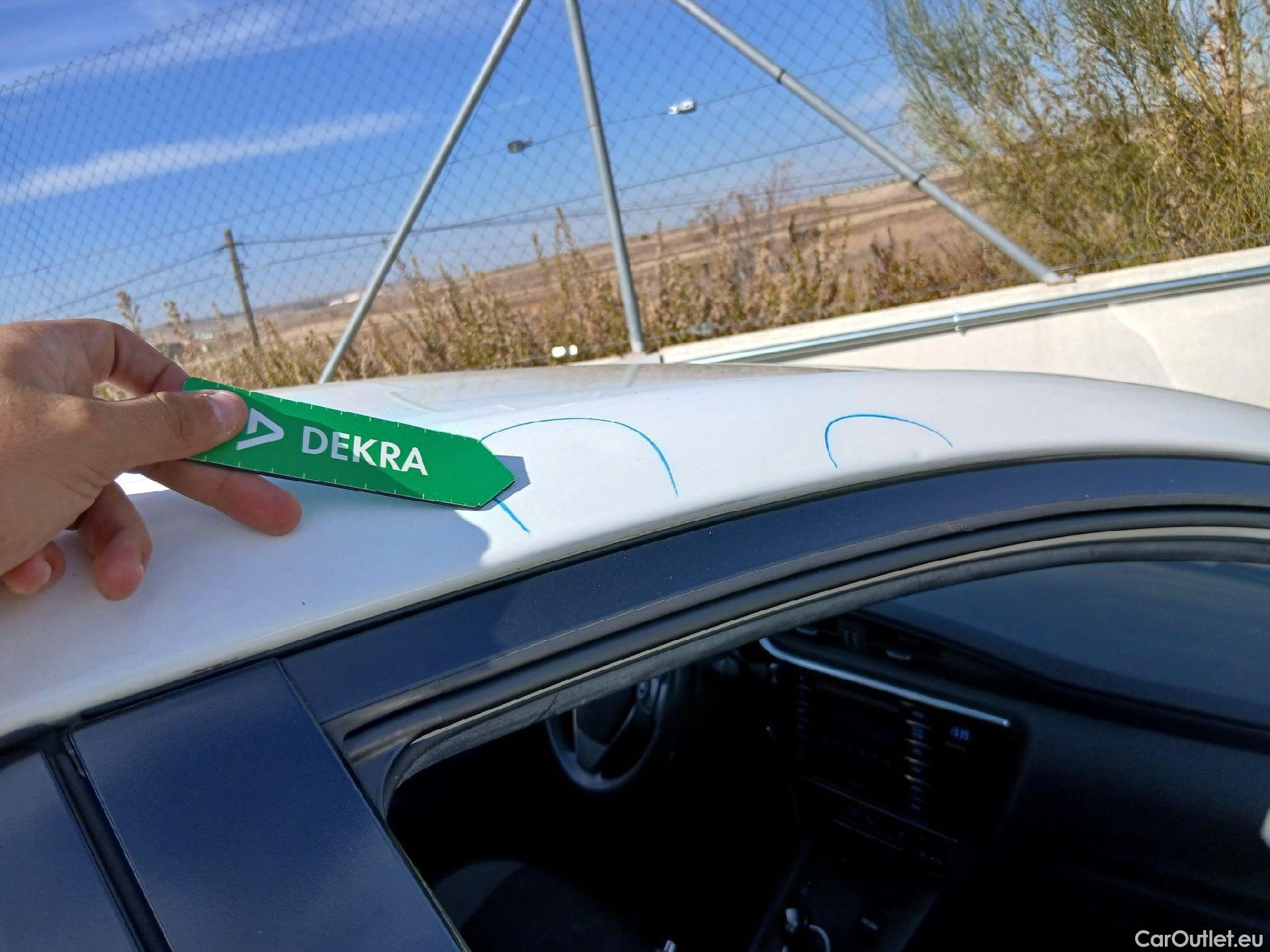  Toyota  Auris TOYOTA  / 2015 / 5P / berlina con portón 1.8 140H Hybrid Business #42