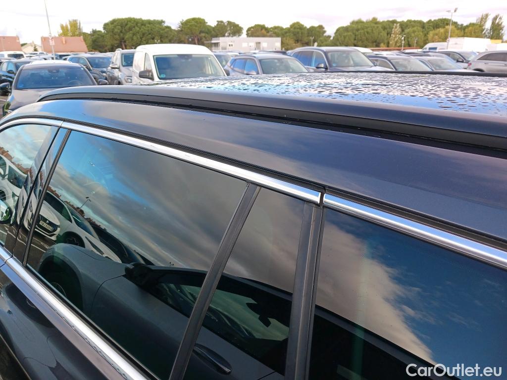  Volkswagen  Passat VOLKSWAGEN  / 2019 / 5P / familiar Variant Executive 2.0 TDI 110kW DSG #42