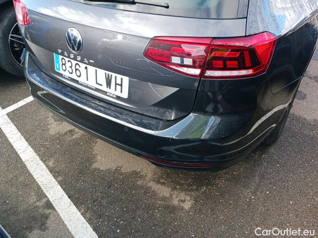  Volkswagen  Passat VOLKSWAGEN  / 2019 / 5P / familiar Variant Executive 2.0 TDI 110kW DSG #35