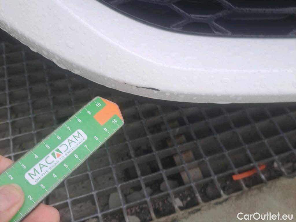  Toyota  C-HR TOYOTA  / 2019 / 5P / todoterreno 1.8 125H Active #4