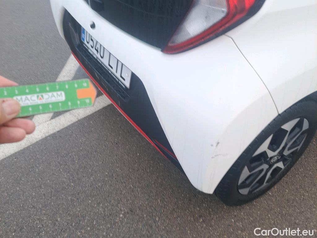  Toyota  Aygo TOYOTA  / 2018 / 5P / minicoche 1.0 70 x-play #5