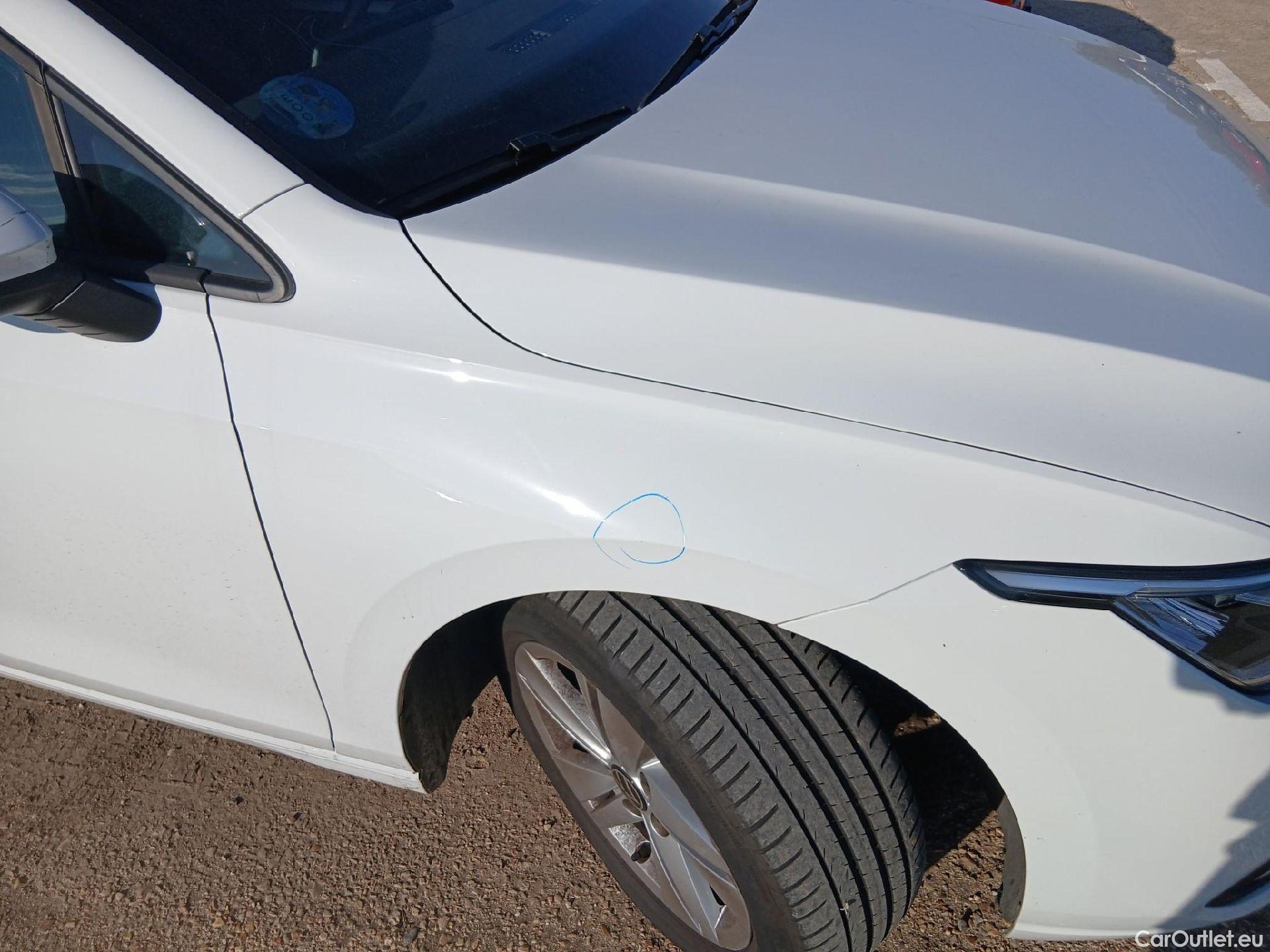  Volkswagen  Golf  VOLKSWAGEN / 2020 / 5P / berlina con portón Life 1.0 eTSI 81kW (110CV) DSG #23