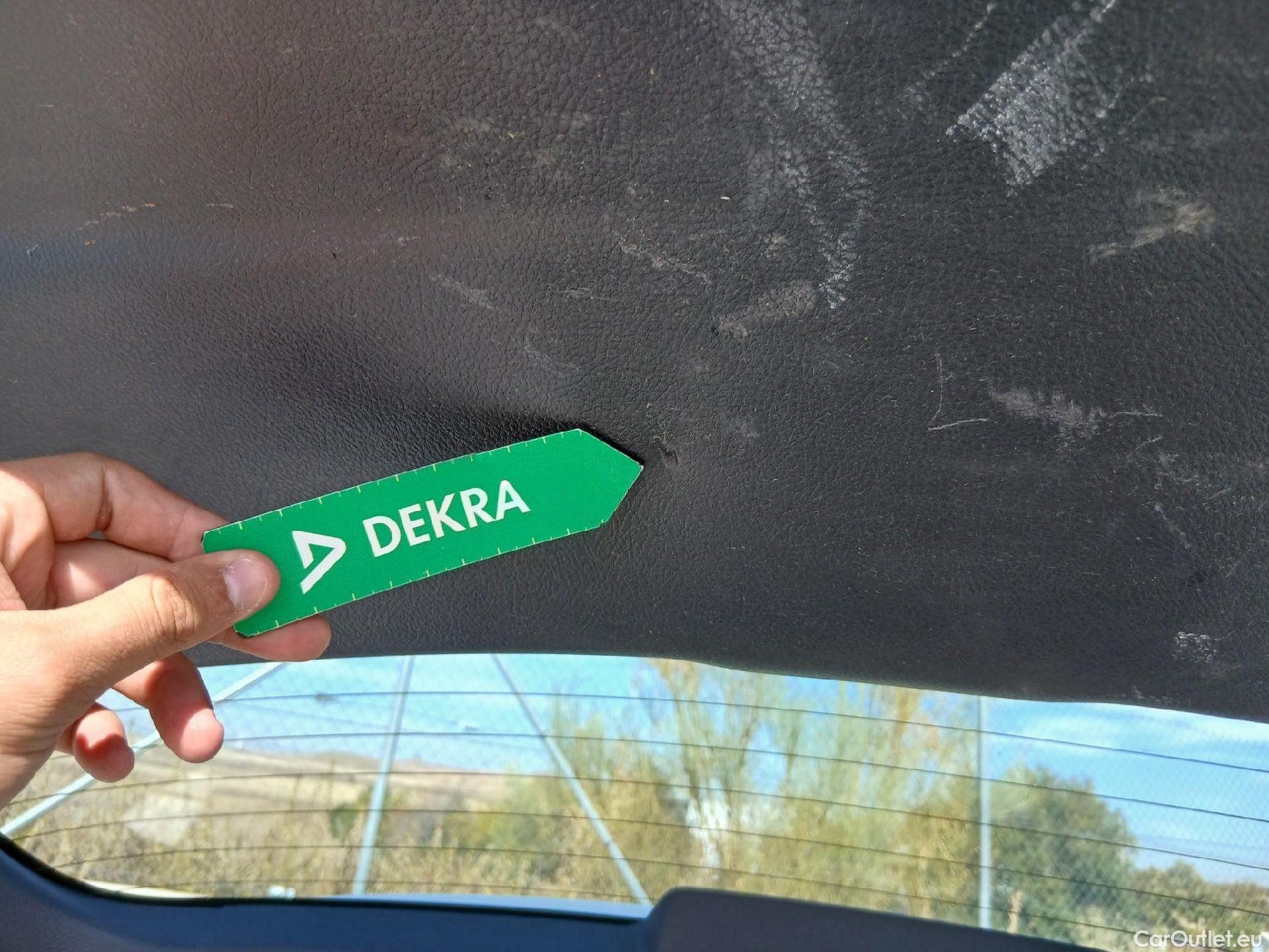  Toyota  Auris TOYOTA  / 2015 / 5P / berlina con portón 1.8 140H Hybrid Business #39