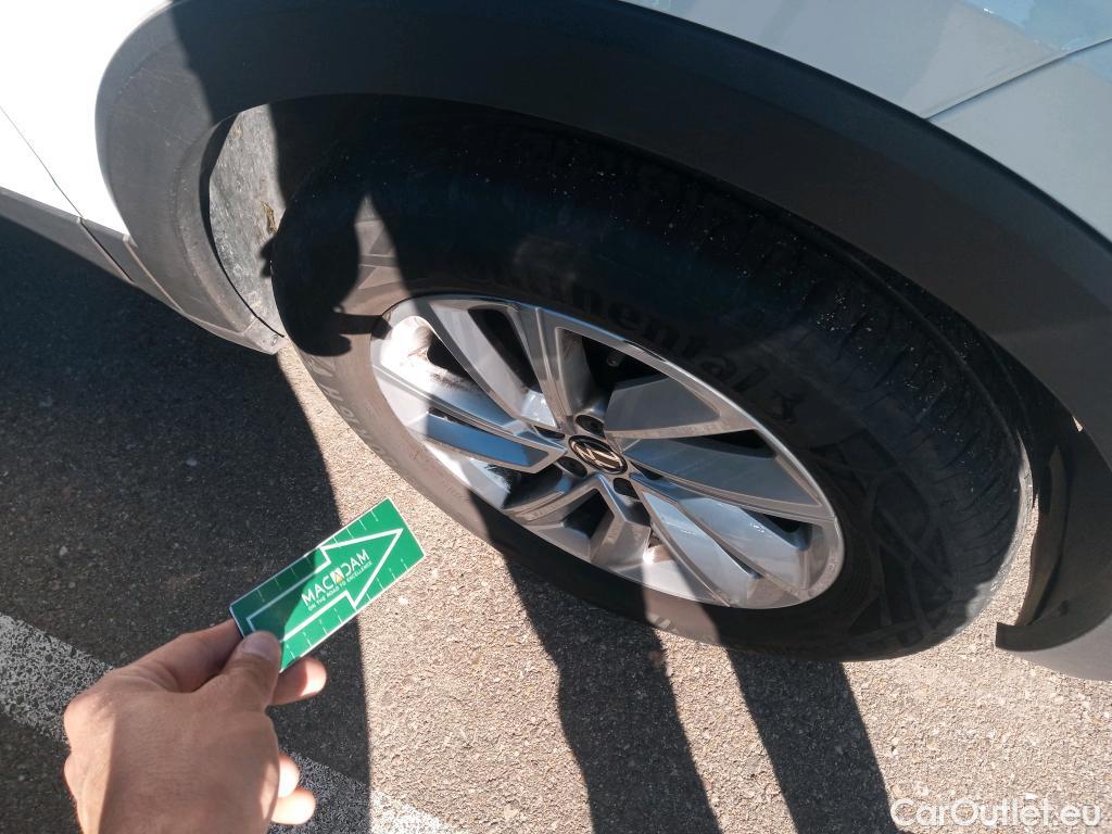  Volkswagen  T-CROSS VOLKSWAGEN  / 2018 / 5P / todoterreno Advance 1.0 TSI 81kW (110CV) DSG (AC3) #8