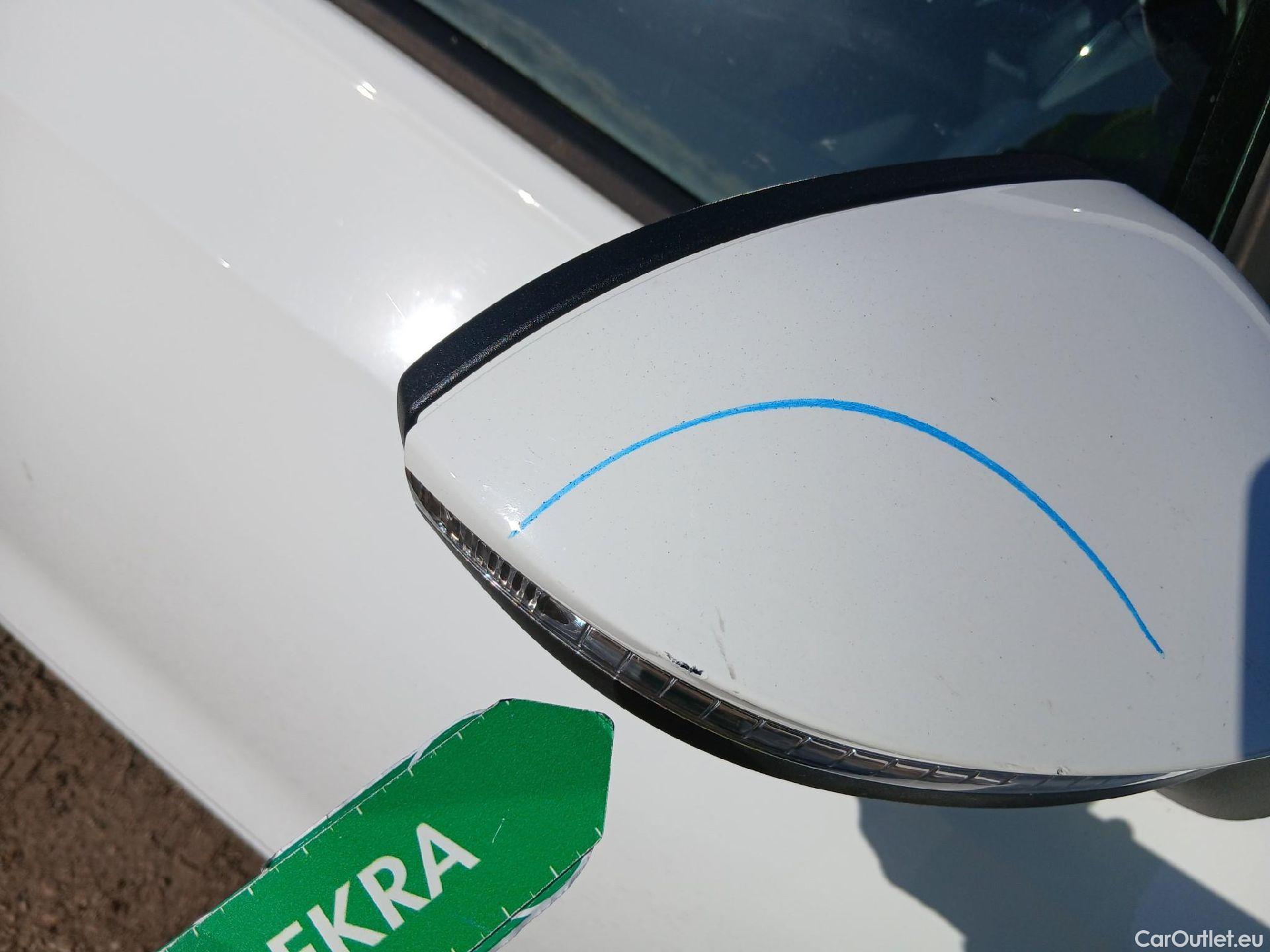  Volkswagen  Golf  VOLKSWAGEN / 2020 / 5P / berlina con portón Life 1.0 eTSI 81kW (110CV) DSG #21