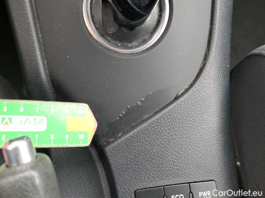  Toyota  Auris TOYOTA  5p 2G berlina con portón 1.8 140H Hybrid Feel! Edition #12