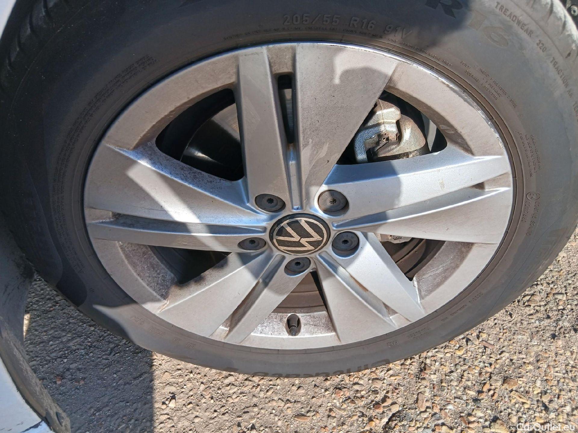  Volkswagen  Golf  VOLKSWAGEN / 2020 / 5P / berlina con portón Life 1.0 eTSI 81kW (110CV) DSG #7