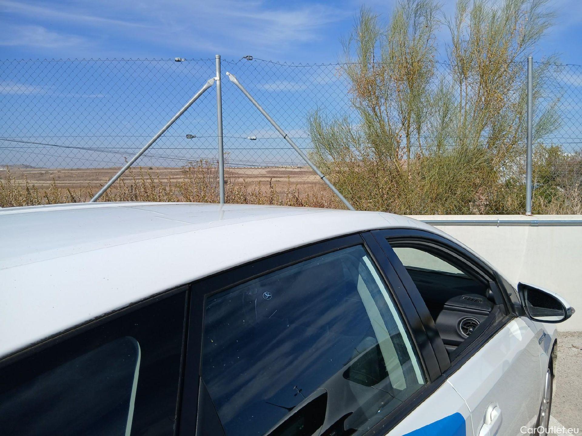  Toyota  Auris TOYOTA  / 2015 / 5P / berlina con portón 1.8 140H Hybrid Business #43