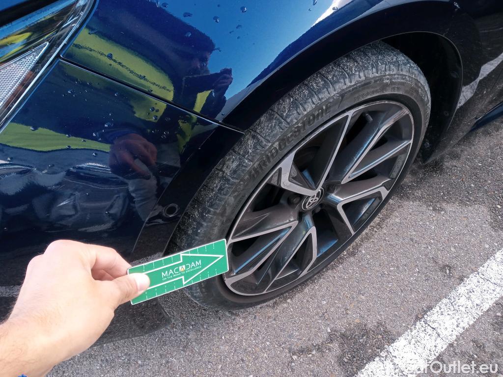  Toyota  Corolla TOYOTA  / 2019 / 5P / berlina con portón 2.0 180H ADVANCE E-CVT #6