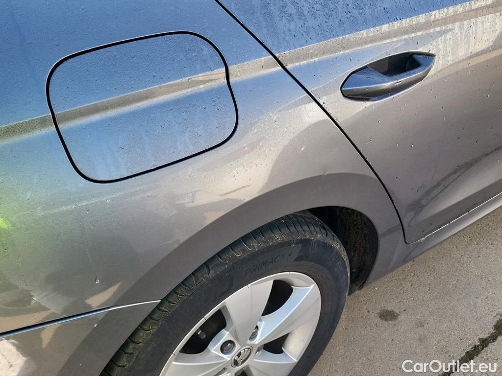  Skoda  Octavia SKODA  / 2020 / 5P / berlina con portón 2.0 TDI 110kW (150 CV) DSG Ambition #17