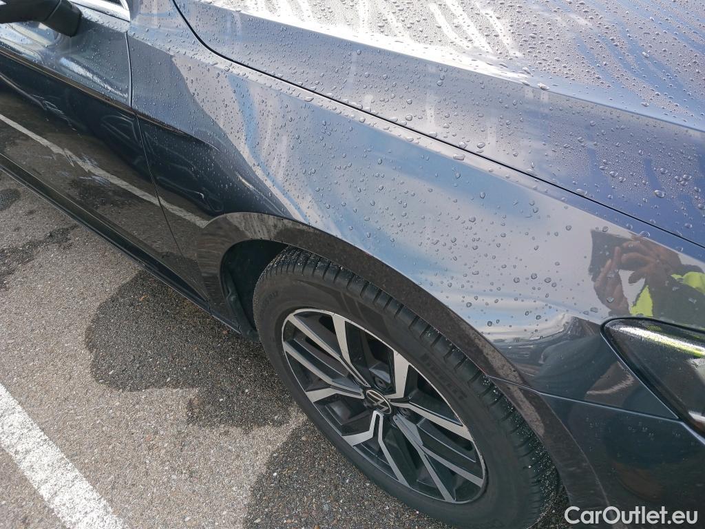  Volkswagen  Passat VOLKSWAGEN  / 2019 / 5P / familiar Variant Executive 2.0 TDI 110kW DSG #30