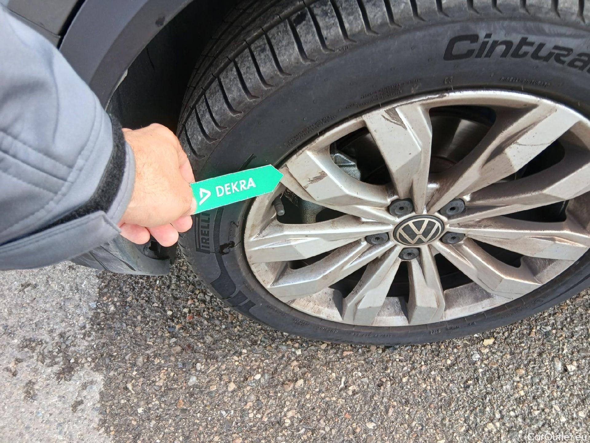  Volkswagen  T-ROC VOLKSWAGEN  / 2017 / 5P / todoterreno Advance 1.0 TSI 81kW (110CV) #5