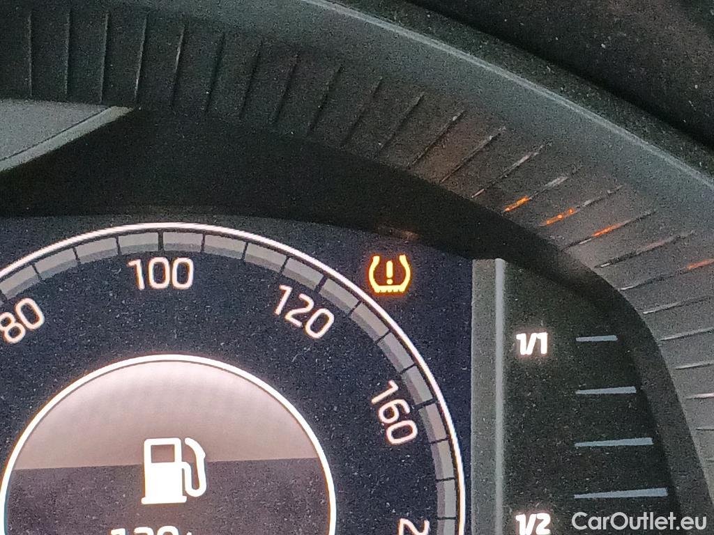  Skoda  KAMIQ SKODA  1.0 TSI 81kW (110CV) DSG Ambition (CX) #33