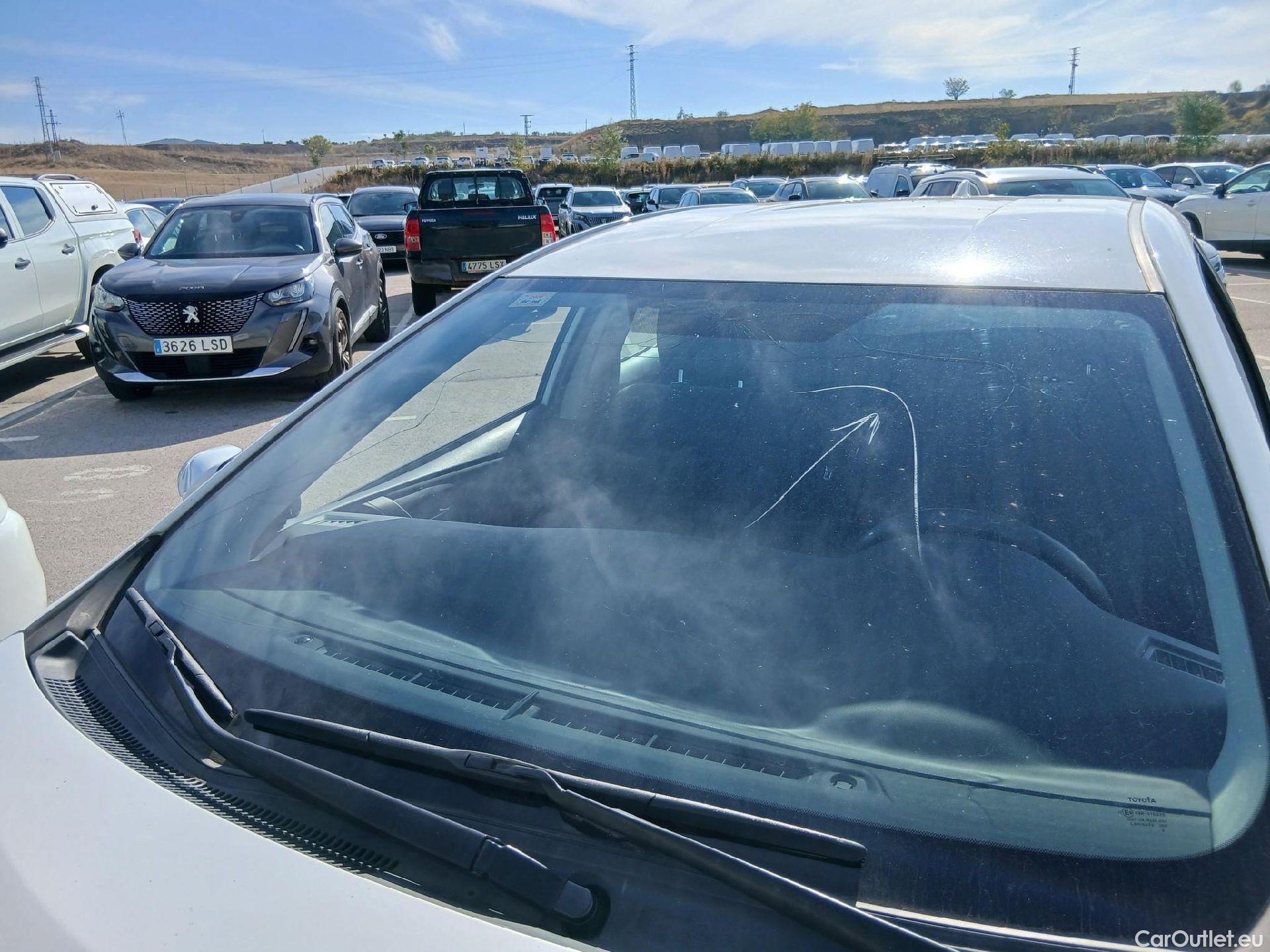  Toyota  Auris TOYOTA  / 2015 / 5P / berlina con portón 1.8 140H Hybrid Business #7