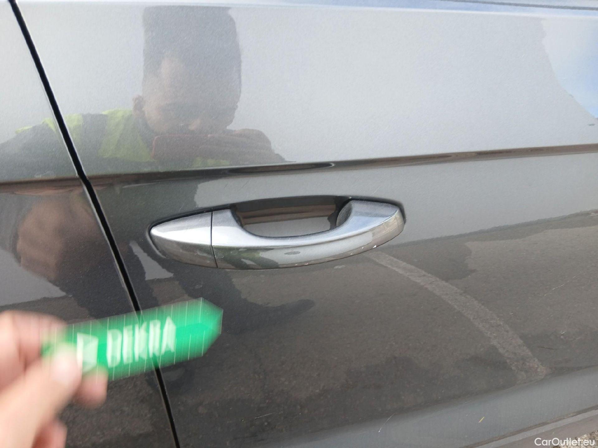  Volkswagen  T-ROC VOLKSWAGEN  / 2017 / 5P / todoterreno Advance 1.0 TSI 81kW (110CV) #28