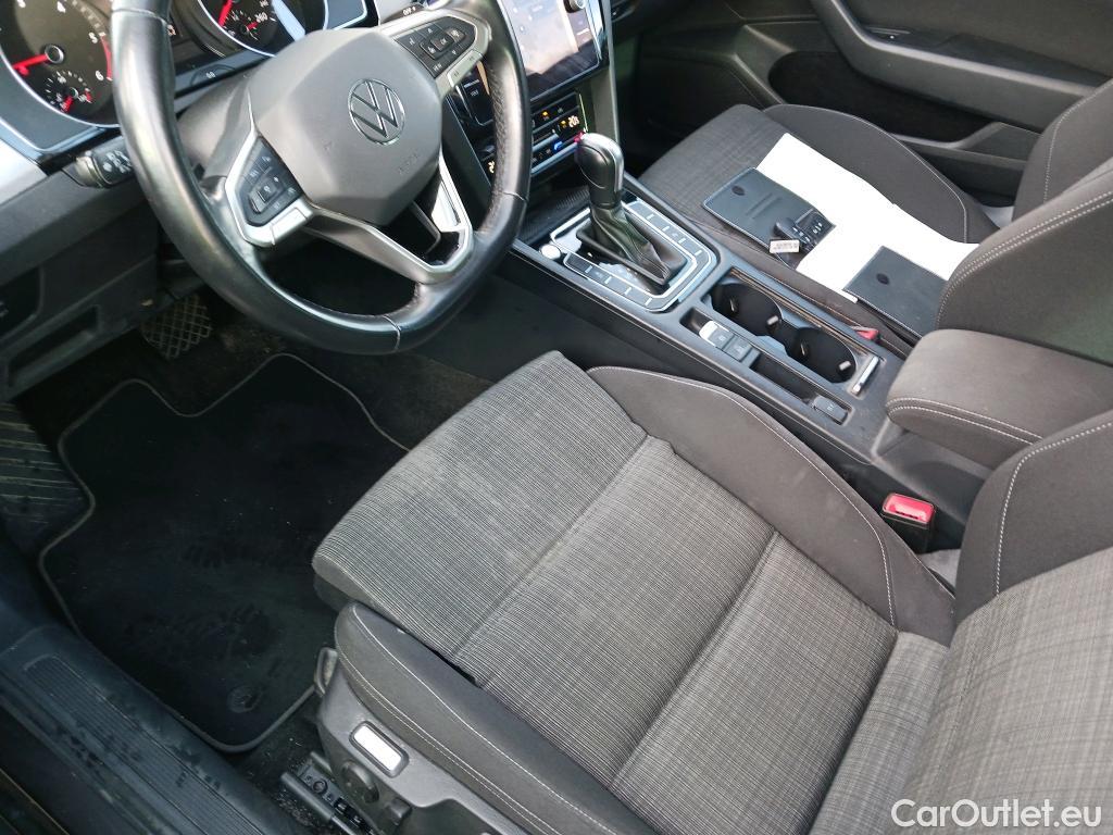  Volkswagen  Passat VOLKSWAGEN  / 2019 / 5P / familiar Variant Executive 2.0 TDI 110kW DSG #23