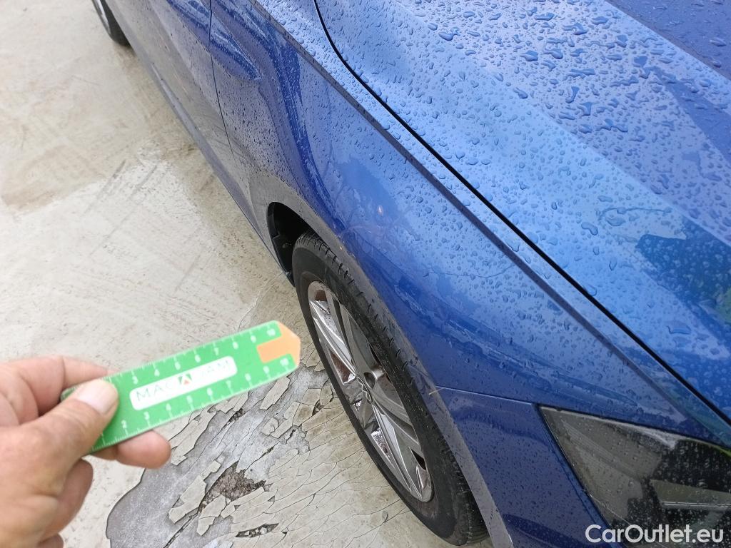  Volkswagen  Polo VOLKSWAGEN  / 2017 / 5P / berlina con portón United 1.0 TSI 81kW (110CV)(SP) #3