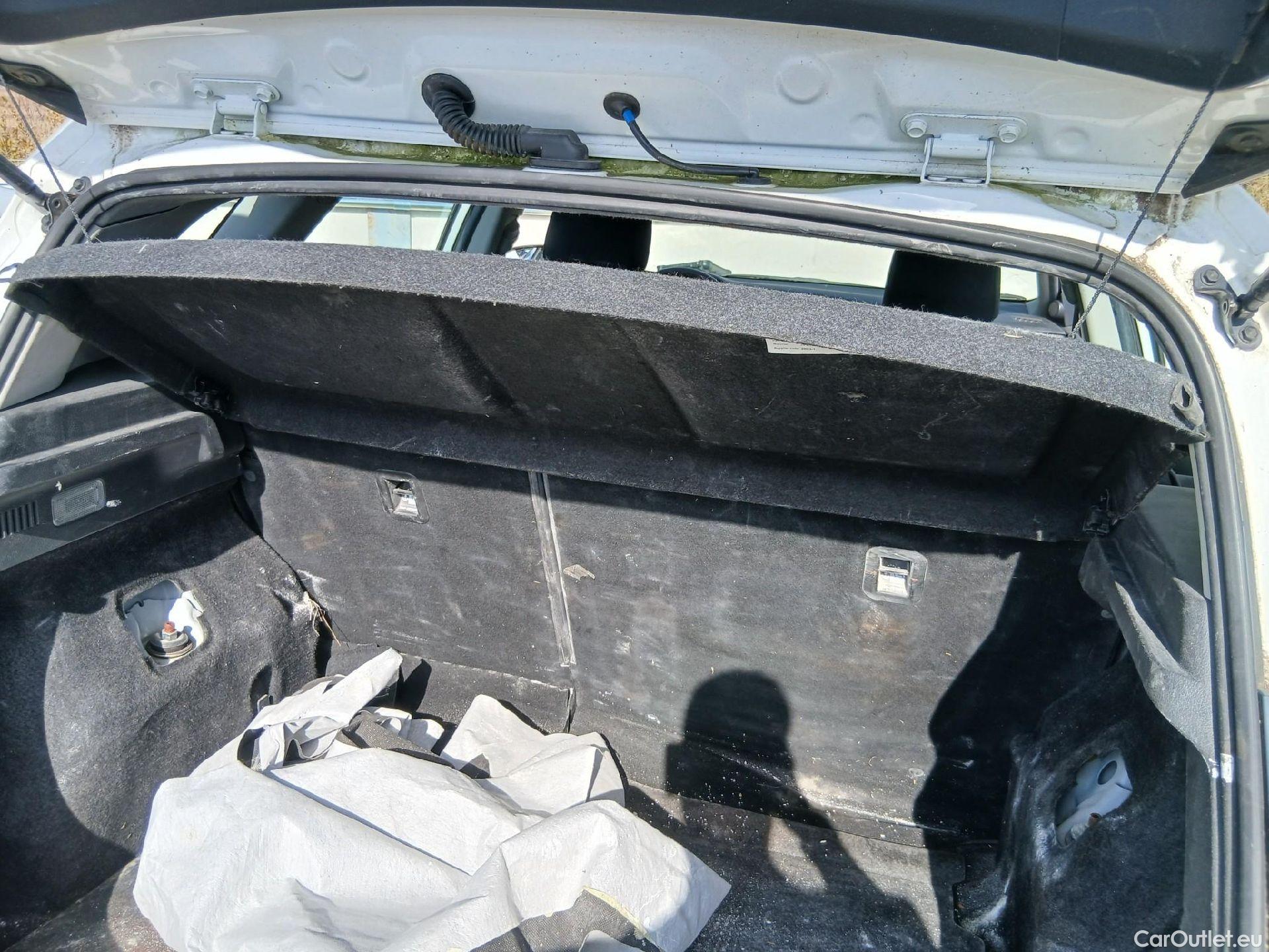  Toyota  Auris TOYOTA  / 2015 / 5P / berlina con portón 1.8 140H Hybrid Business #41