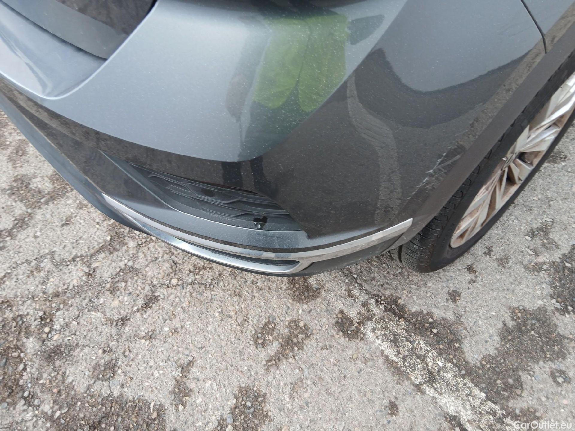  Volkswagen  T-ROC VOLKSWAGEN  / 2017 / 5P / todoterreno Advance 1.0 TSI 81kW (110CV) #17