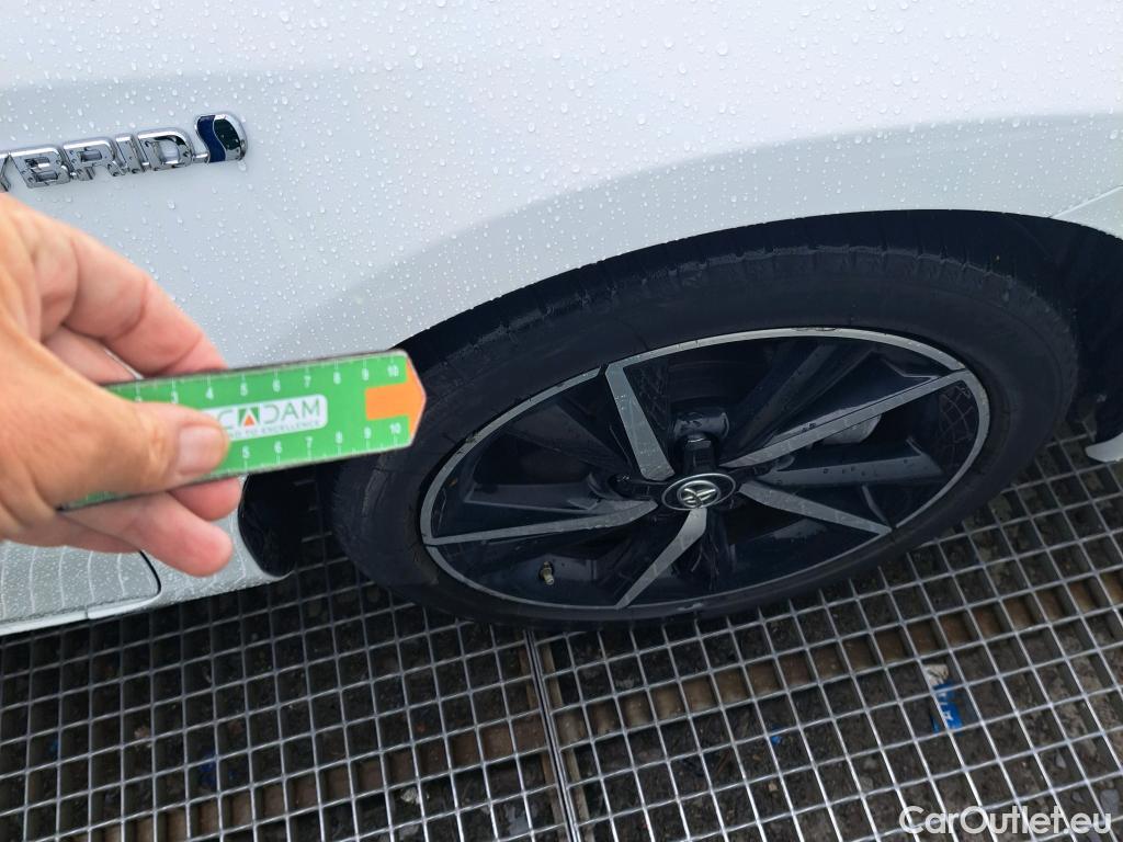  Toyota  Auris TOYOTA  5p 2G berlina con portón 1.8 140H Hybrid Feel! Edition #7