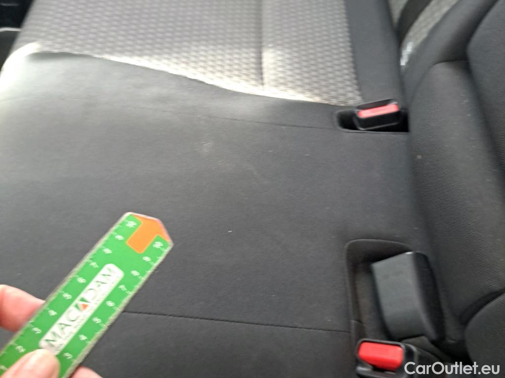  Toyota  Auris TOYOTA  5p 2G berlina con portón 1.8 140H Hybrid Feel! Edition #15