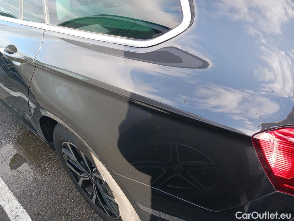  Volkswagen  Passat VOLKSWAGEN  / 2019 / 5P / familiar Variant Executive 2.0 TDI 110kW DSG #40