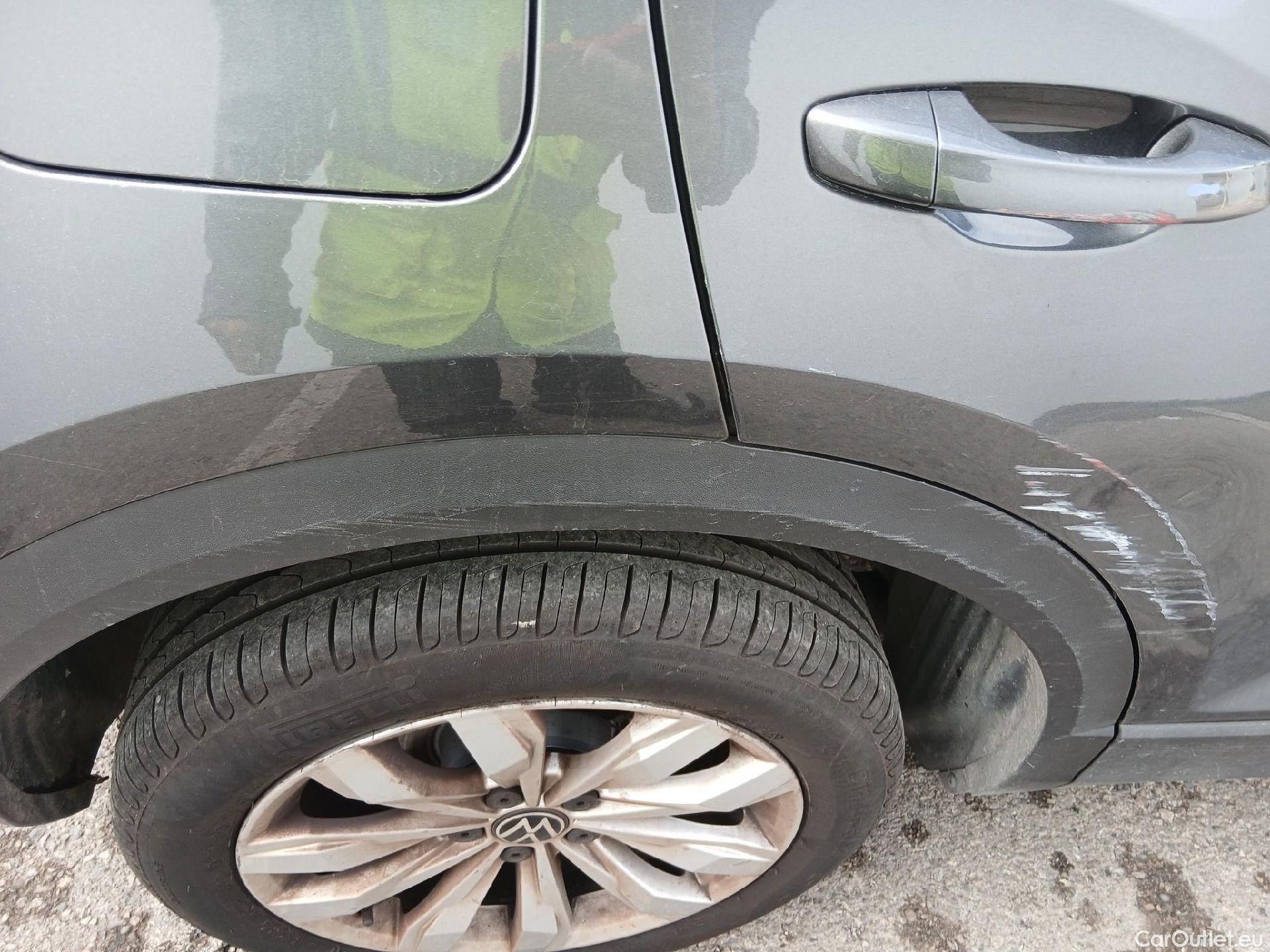  Volkswagen  T-ROC VOLKSWAGEN  / 2017 / 5P / todoterreno Advance 1.0 TSI 81kW (110CV) #22