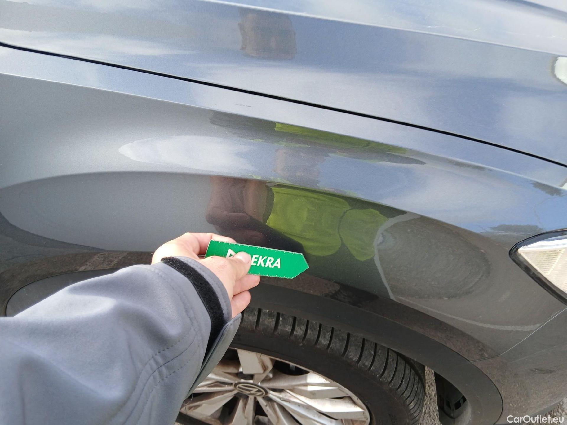  Volkswagen  T-ROC VOLKSWAGEN  / 2017 / 5P / todoterreno Advance 1.0 TSI 81kW (110CV) #34