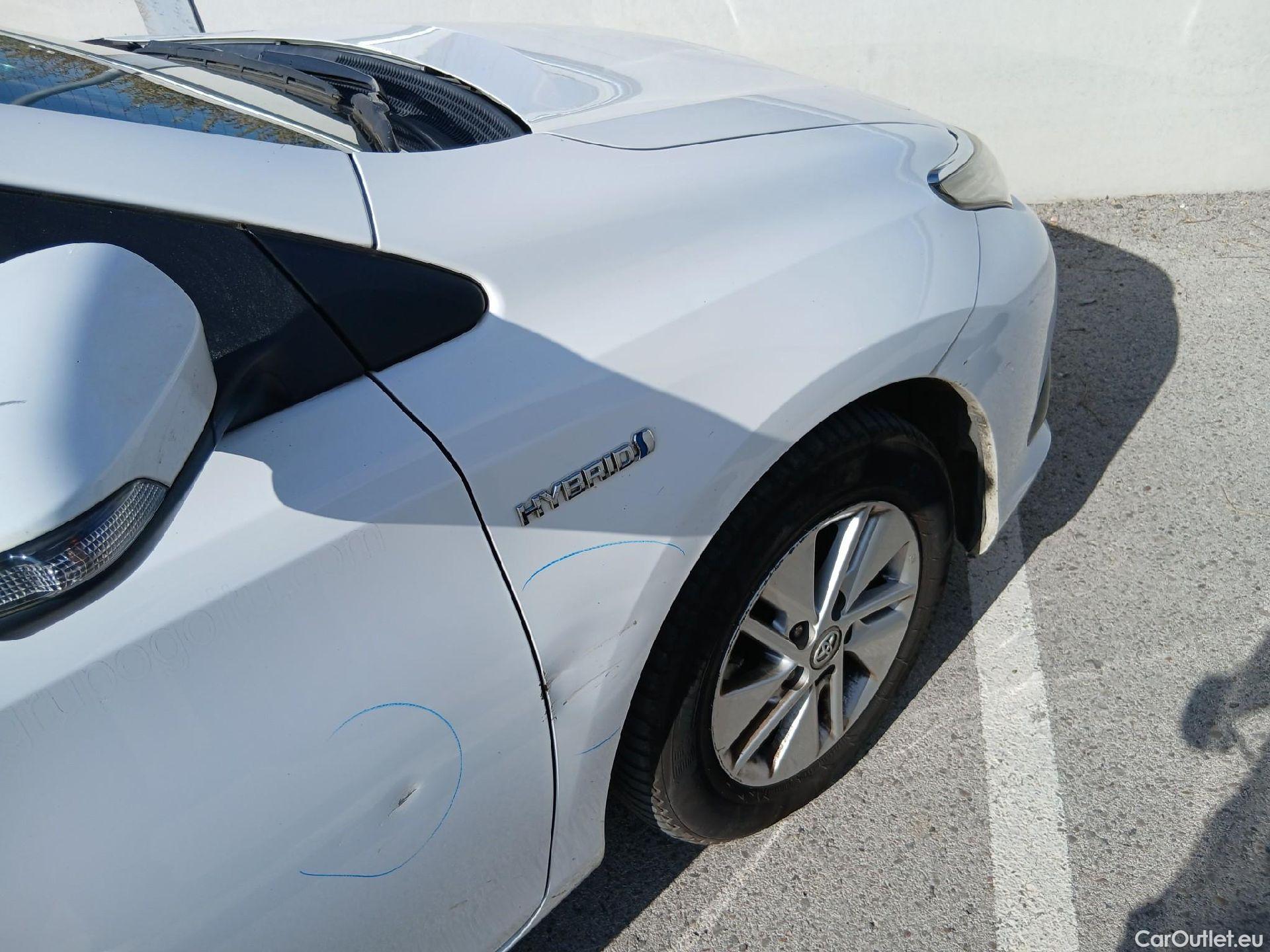  Toyota  Auris TOYOTA  / 2015 / 5P / berlina con portón 1.8 140H Hybrid Business #46