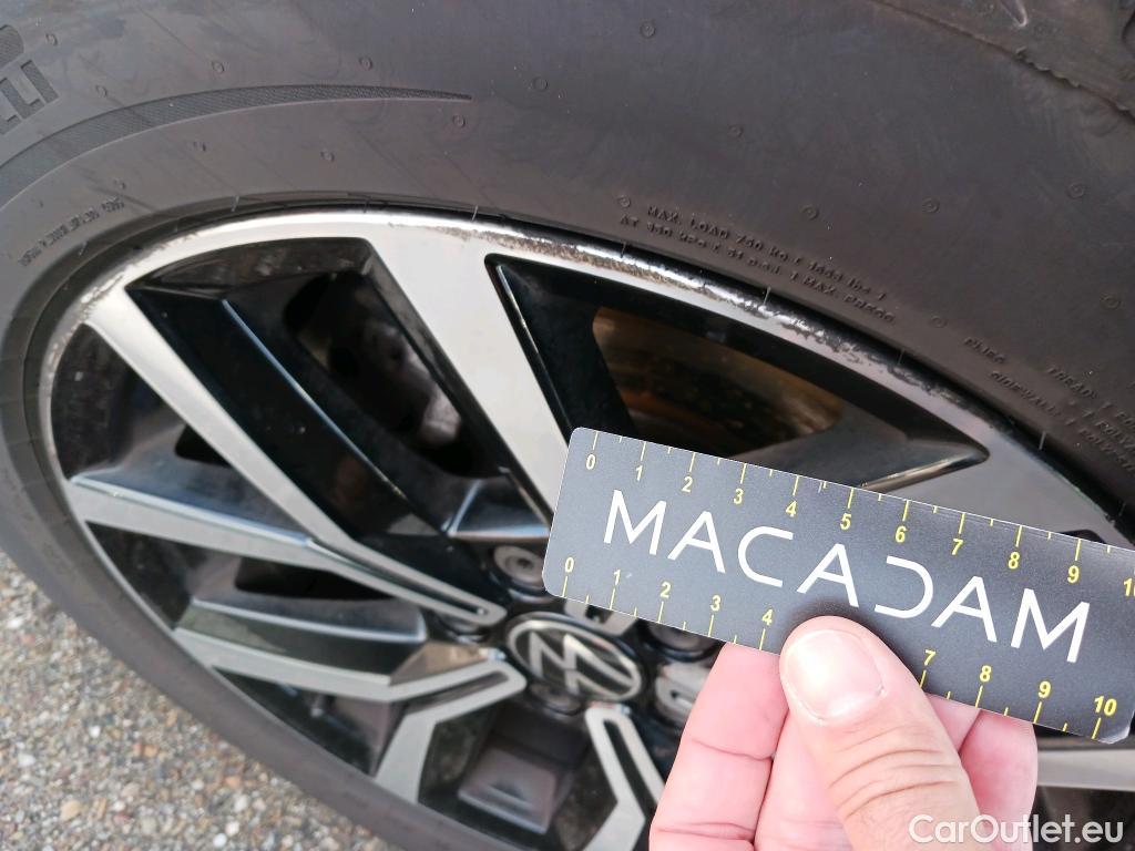  Volkswagen  Passat VOLKSWAGEN  / 2019 / 5P / familiar Variant Executive 2.0 TDI 110kW DSG #14