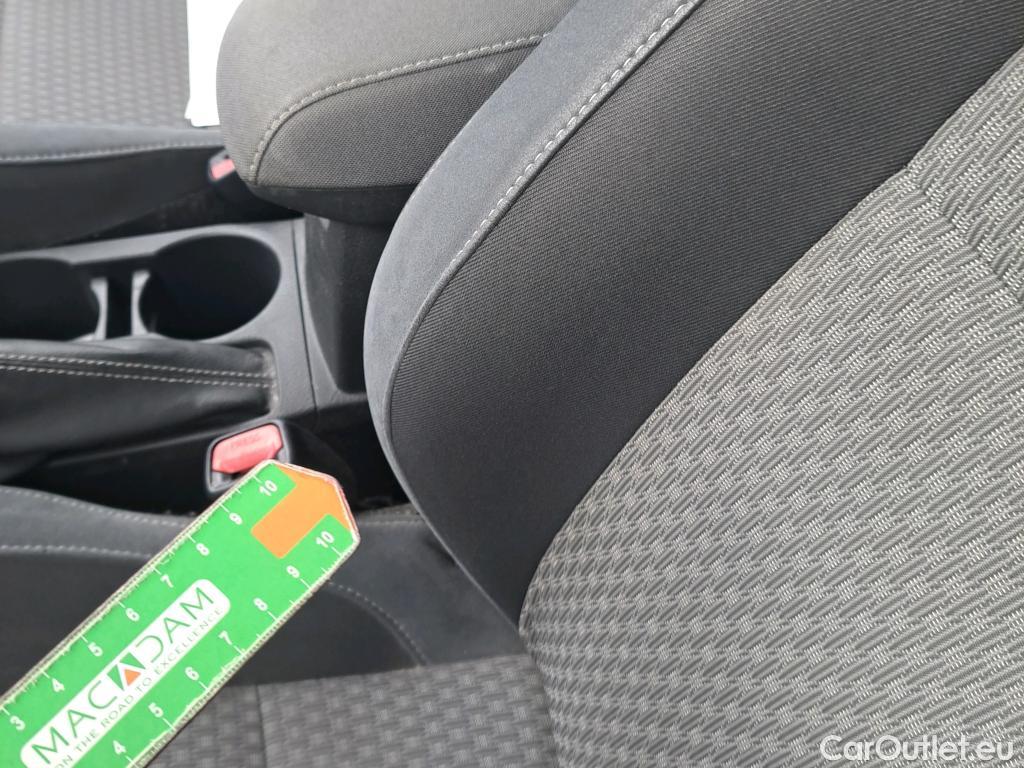  Toyota  Auris TOYOTA  5p 2G berlina con portón 1.8 140H Hybrid Feel! Edition #16