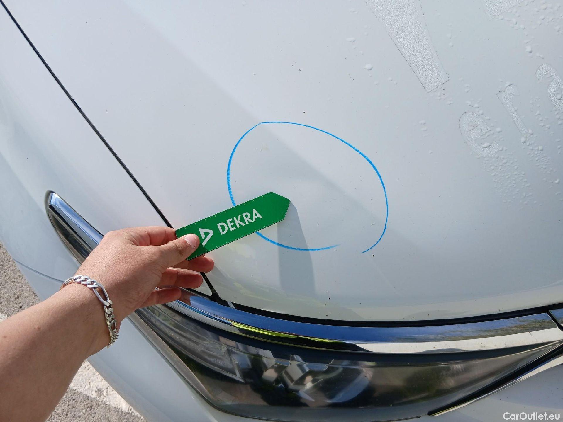  Toyota  Auris TOYOTA  / 2015 / 5P / berlina con portón 1.8 140H Hybrid Business #3