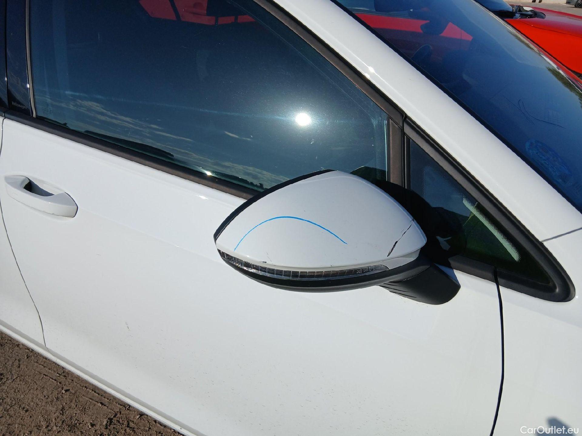  Volkswagen  Golf  VOLKSWAGEN / 2020 / 5P / berlina con portón Life 1.0 eTSI 81kW (110CV) DSG #22