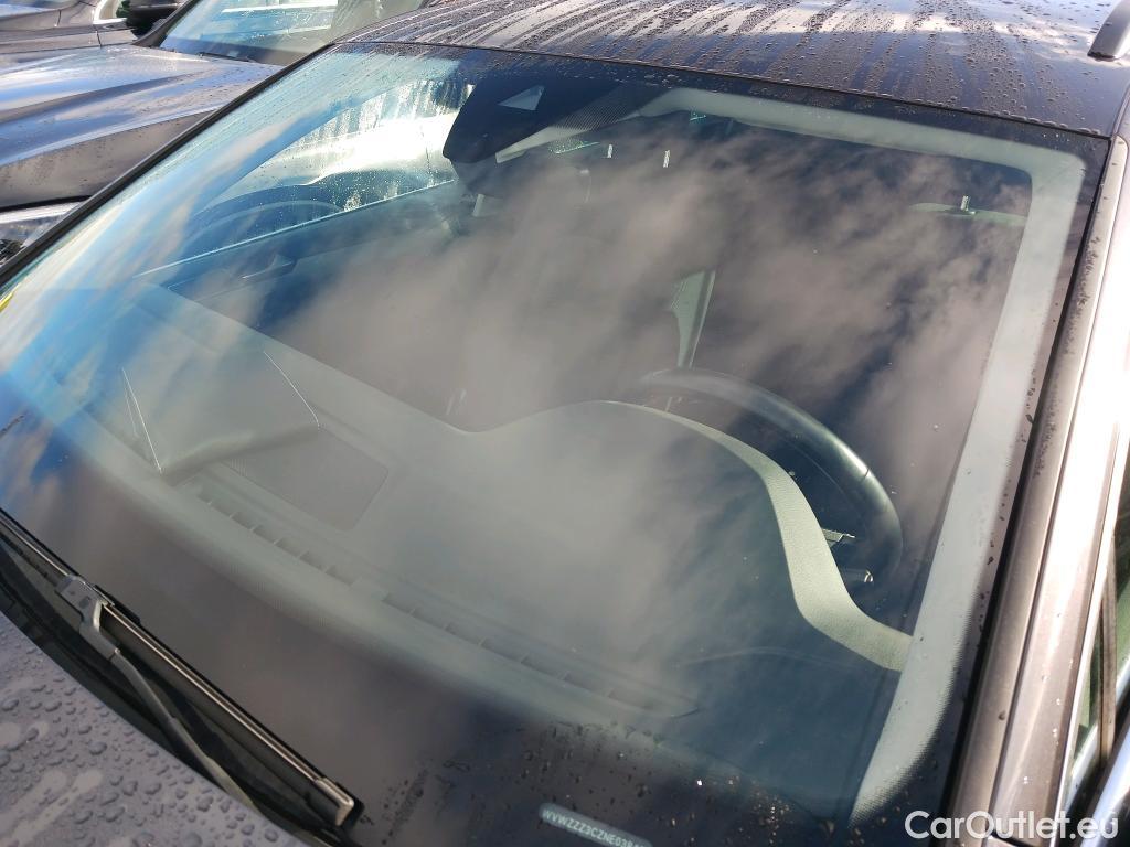  Volkswagen  Passat VOLKSWAGEN  / 2019 / 5P / familiar Variant Executive 2.0 TDI 110kW DSG #3