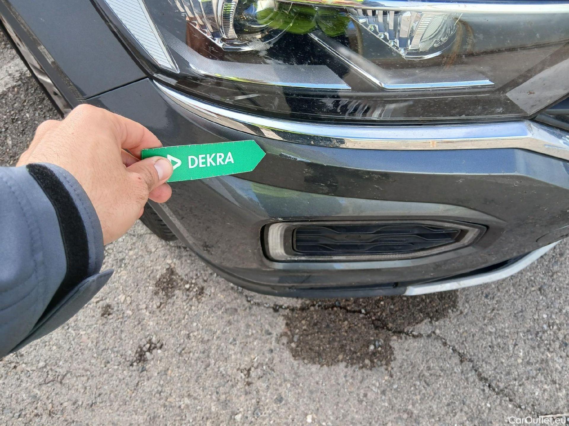  Volkswagen  T-ROC VOLKSWAGEN  / 2017 / 5P / todoterreno Advance 1.0 TSI 81kW (110CV) #2