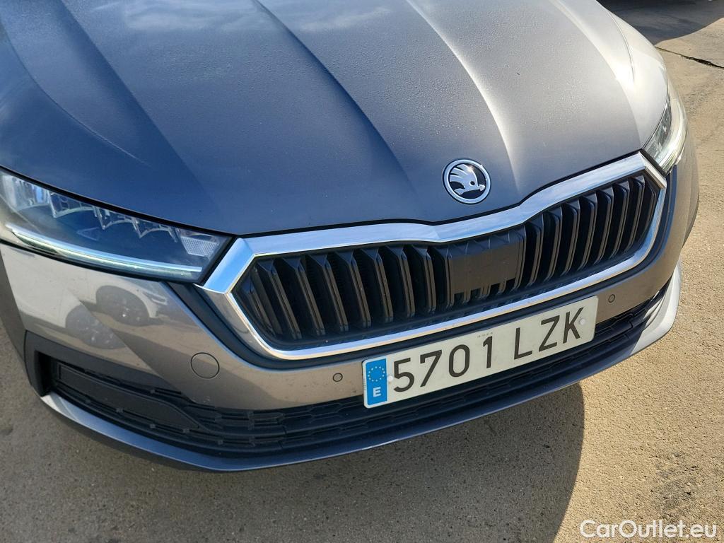  Skoda  Octavia SKODA  / 2020 / 5P / berlina con portón 2.0 TDI 110kW (150 CV) DSG Ambition #7