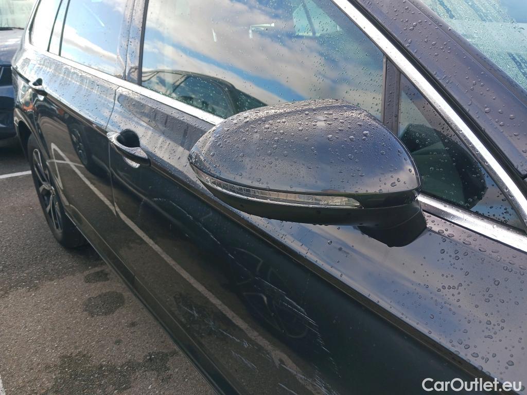  Volkswagen  Passat VOLKSWAGEN  / 2019 / 5P / familiar Variant Executive 2.0 TDI 110kW DSG #38