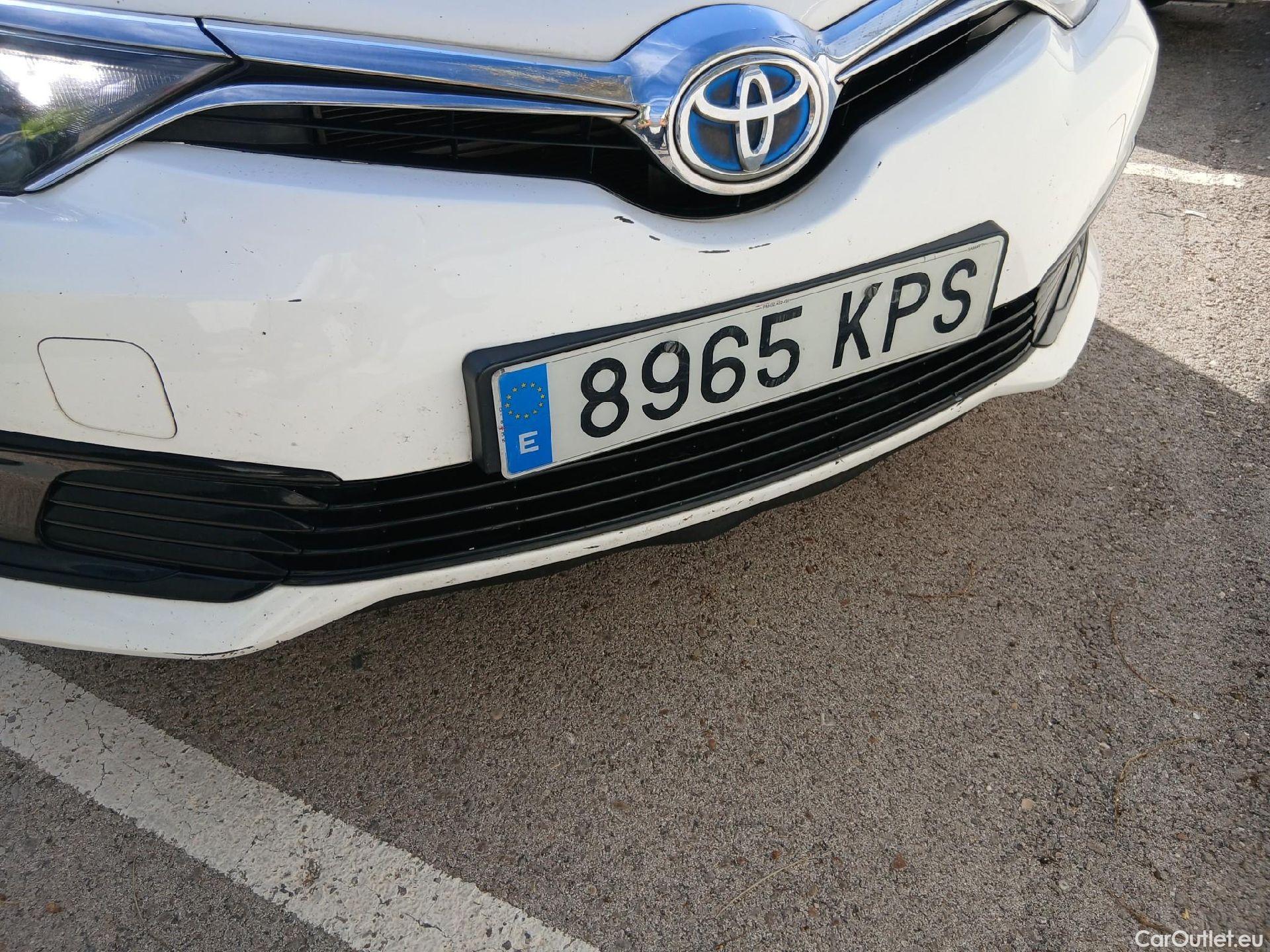  Toyota  Auris TOYOTA  / 2015 / 5P / berlina con portón 1.8 140H Hybrid Business #14