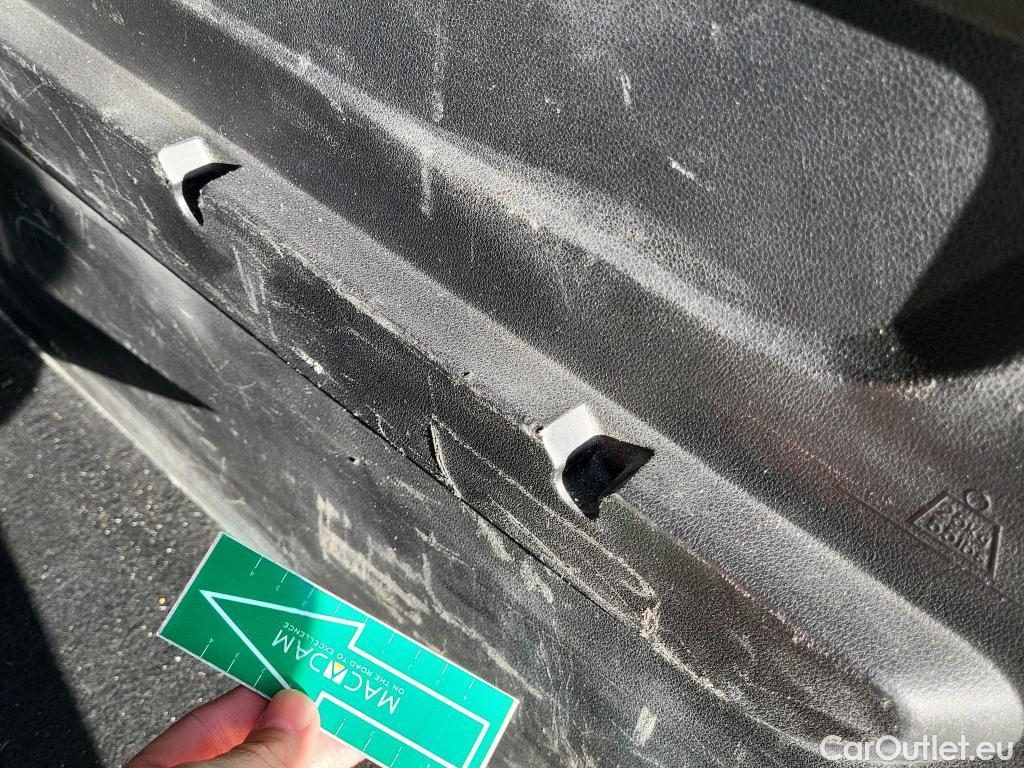  Citroen  Berlingo CITROEN  / 2018 / 4P / combi Talla M BlueHDi 100 S&S LIVE (AC) #24